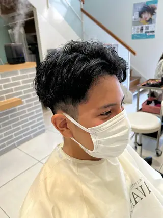 メンズ ☃️顔周りレイヤー グレージュSHUTOのヘアスタイル