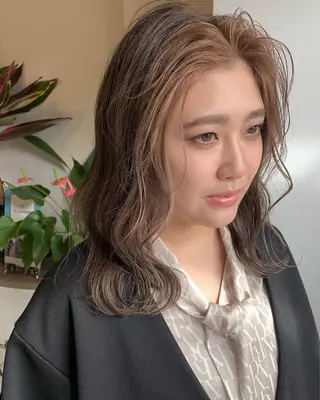 ミディアム カラー 髪質改善will hairdesignのヘアスタイル