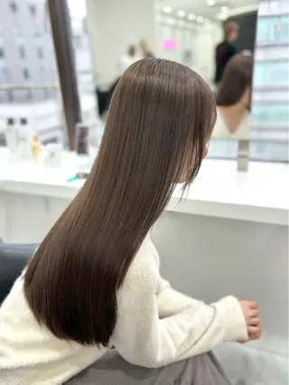 ロング レイヤーカット✂︎ ハイトーン🧋ひろむのヘアスタイル