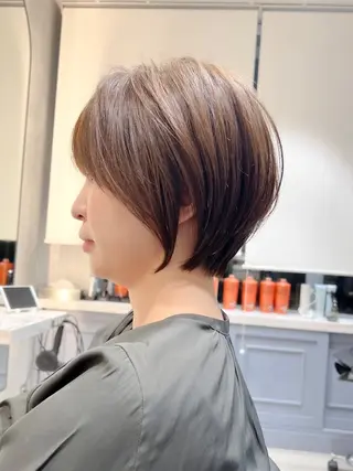 ショート レイヤー/ボブ 高嶋 優のヘアスタイル