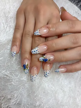 ネイル 佐藤 依娜のネイルデザイン