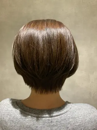 ショート カラー エンドウ ミノリ🤎 /半個室/レイヤーのヘアスタイル