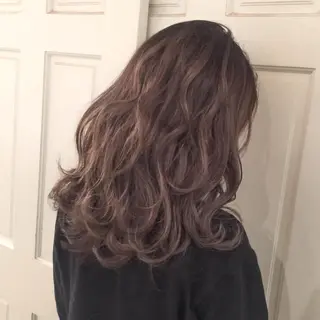 セミロング カラー ホワイト&レイヤーカ ットエクステ長畠俊輔のヘアスタイル