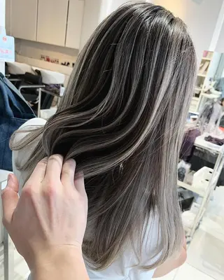 セミロング カラー ヘアアレンジ 髪質改善land千葉所属・阿部 圭悟のヘアスタイル