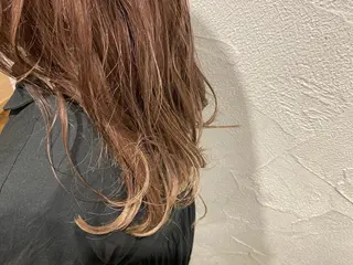 セミロング カラー La  SHE's 天王寺店所属・マルヤマ リナのマツエク・マツパデザイン