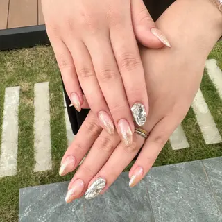 ネイル Bonnal所属・Manamǐ 個性派のネイルデザイン