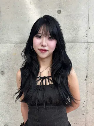 ロング 韓国ヘア/ブリーチ無 しWカラー/オリーブのヘアスタイル