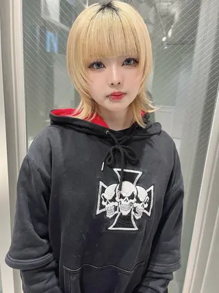 ショート ウルフカット／吉村 桃子のヘアスタイル