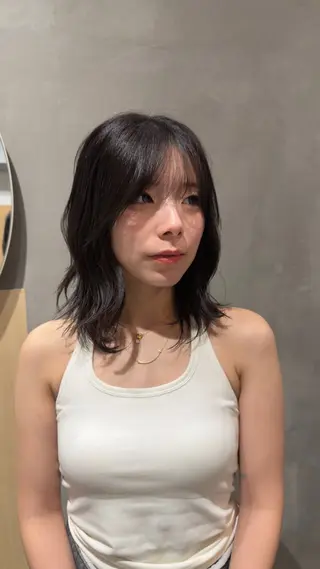 ミディアム AMRITA omotesando所属・都築 菜美のヘアスタイル