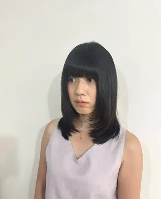 ミディアム Rinka/レイヤー /透明感カラーのヘアスタイル