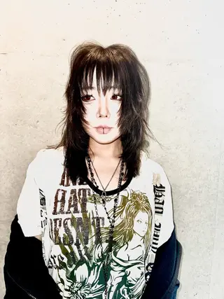 ミディアム デザインカラー⭐︎★ 🐆hyo🐆のヘアスタイル