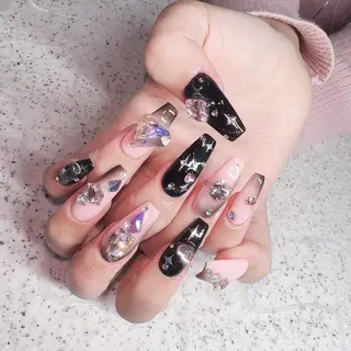 ネイル Queens テイのネイルデザイン