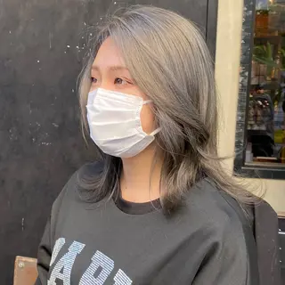 セミロング カラー 比嘉 陽のヘアスタイル