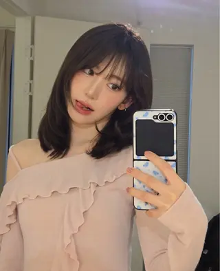 セミロング カラー 韓国サロン出身 narumi‎‎🤍のヘアスタイル