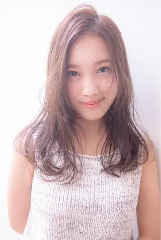 セミロング カラー 伊藤 裕貴のヘアスタイル