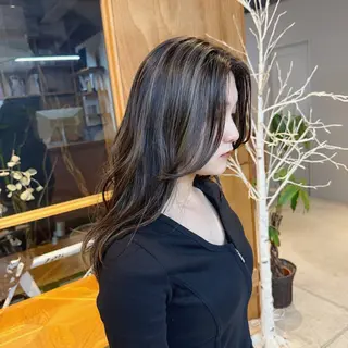 カラー 東野 雪月のヘアスタイル