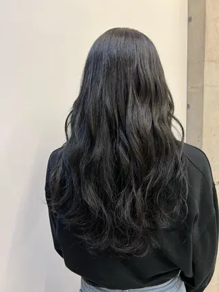 ロング カラー 岸田 莉奈のヘアスタイル