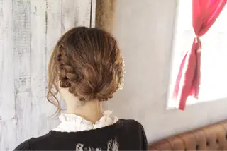 ミディアム ヘアアレンジ COCOROHOOKI所属・松田 由貴のヘアスタイル