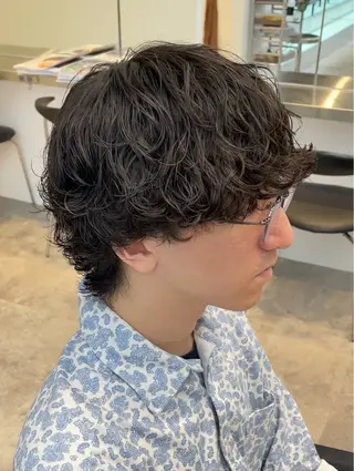 ミディアム パーマ 山本 蓮のヘアスタイル