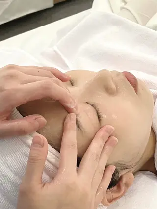 韓国式肌管理&毛穴洗浄 THE ONE栄店所属・Theone 福本のエステ・リラクイメージ