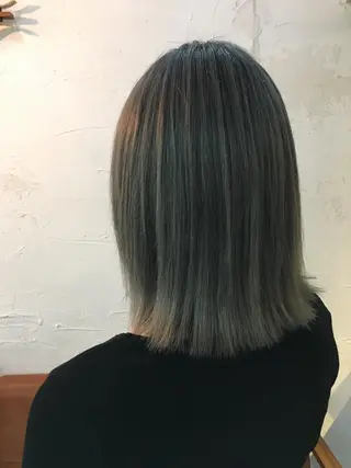 ミディアム 松田 由紀子のヘアスタイル