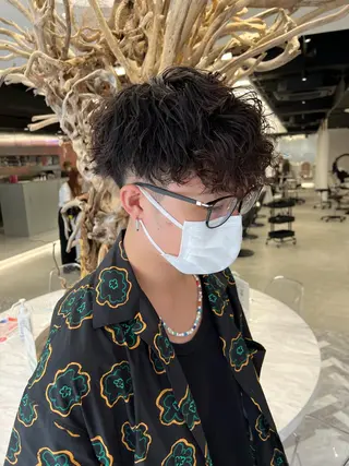 ショート パーマ メンズ カラーモデル⚡️ REONのヘアスタイル