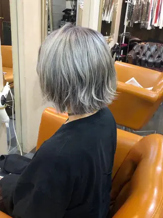 ミディアム カラー 是枝 さくらのヘアスタイル