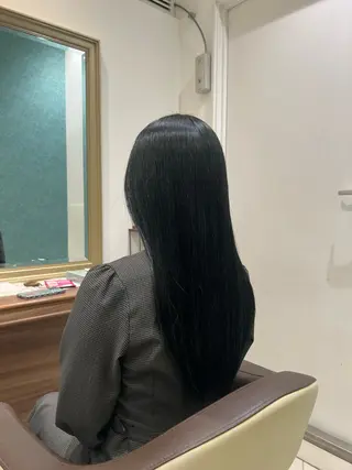 ロング ﾃﾞｻﾞｲﾝｶﾗｰ Mirutayaのヘアスタイル