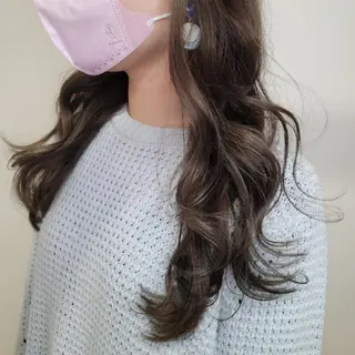 ロング 🇰🇷透明感×ハイ トーン🌟tomoのヘアスタイル