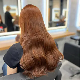 ロング カラー パーマ ヘアアレンジ 透明感ブリーチカラー 🌈TOMOHIROのヘアスタイル