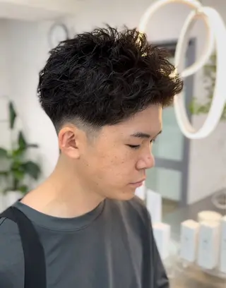 メンズ SALOWIN梅田茶屋町North店所属・岡田/メンズ特化/パ ーマ&ショートのプロのヘアスタイル