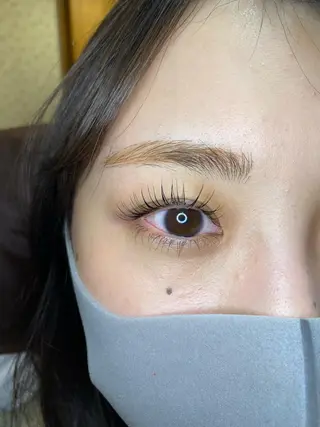 マツエク・マツパ miien(SALONVILLAGE内)所属・MOE /渋谷・明治神宮前のマツエク・マツパデザイン