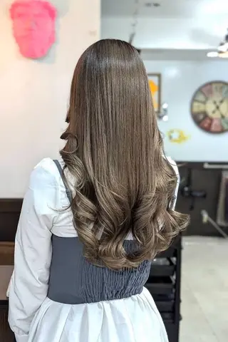 セミロング カラー ネオダダ エクステ/カラーのヘアスタイル