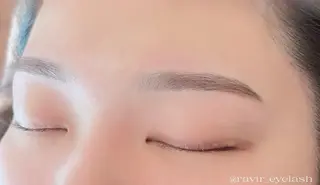 アイブロウ ラヴィール Ravirのマツエク・マツパデザイン