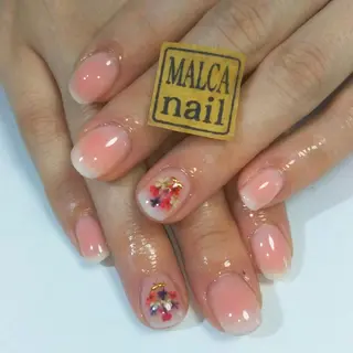 ミディアム ヘアアレンジ パーマ ネイル キッズ マツエク・マツパ MALCAnail(マルカネイル)所属・荒木 莉奈のネイルデザイン