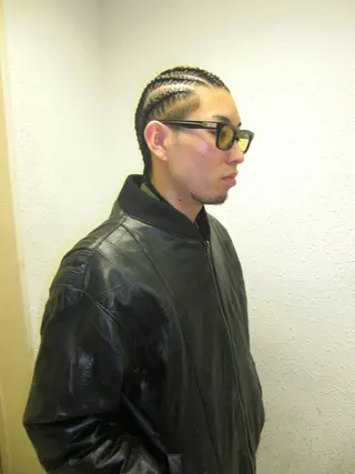 ショート メンズ コーンロウ／ブレイズ SYUのヘアスタイル