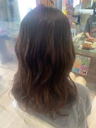 ロング ベージュ/インナー カラー🤍Rieのヘアスタイル