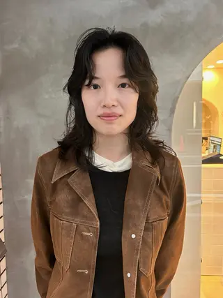 セミロング パーマ デザインカット/ パーマ/nanaのヘアスタイル