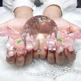 ネイル Vesper所属・ayaka ギャルネイル🎀のネイルデザイン