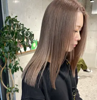 セミロング パーマ ブリーチカラーレイヤ ーカット🦋annaのヘアスタイル