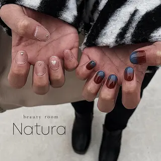 ネイル マツエク・マツパ アイブロウ beautyroom Naturaのネイルデザイン