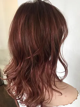 ミディアム カラー 伊藤 優希のヘアスタイル