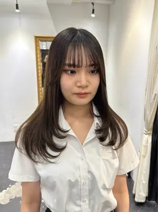 セミロング REAL 心斎橋所属・ブリーチ/ベージュ /デザイン/ナツミのヘアスタイル