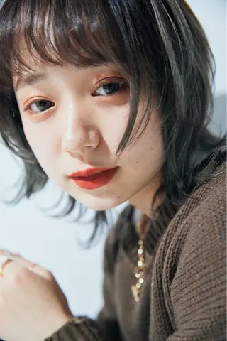 ミディアム 🎨インナーカラー が得意👍新垣⚜️のヘアスタイル