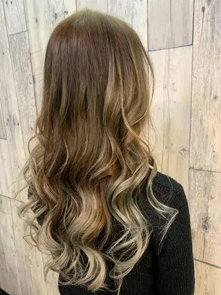 ロング 川野 賢のヘアスタイル