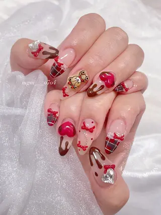 MoON...❤︎ MeGuのネイルデザイン