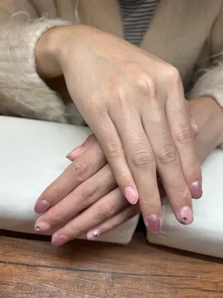 ネイル ネイルサロンエーナイン札幌大通本店所属・宇野 舞美のネイルデザイン