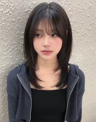 セミロング MILLOR “ミラー”のヘアスタイル