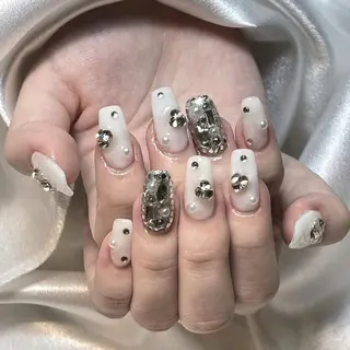 ネイル RAFFINE haru🦋🩵のネイルデザイン