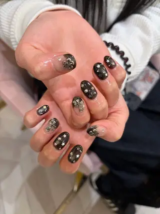ネイル 派手髪ハイトーン💛 ネイル💅まりなのネイルデザイン